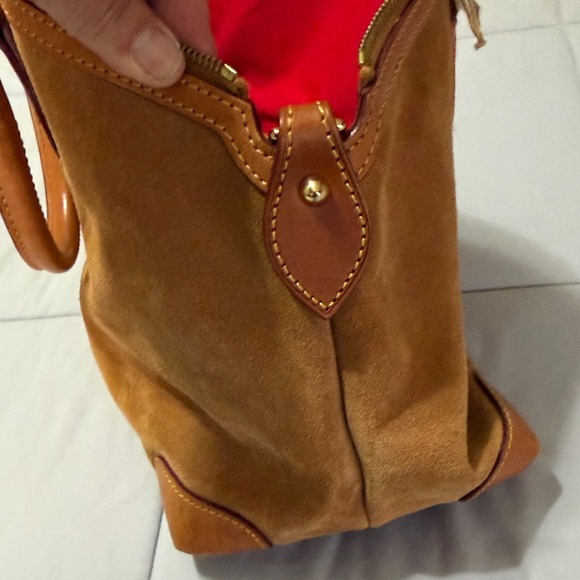 Dooney & Bourke Brown Suede purse - Picture 3 of 13